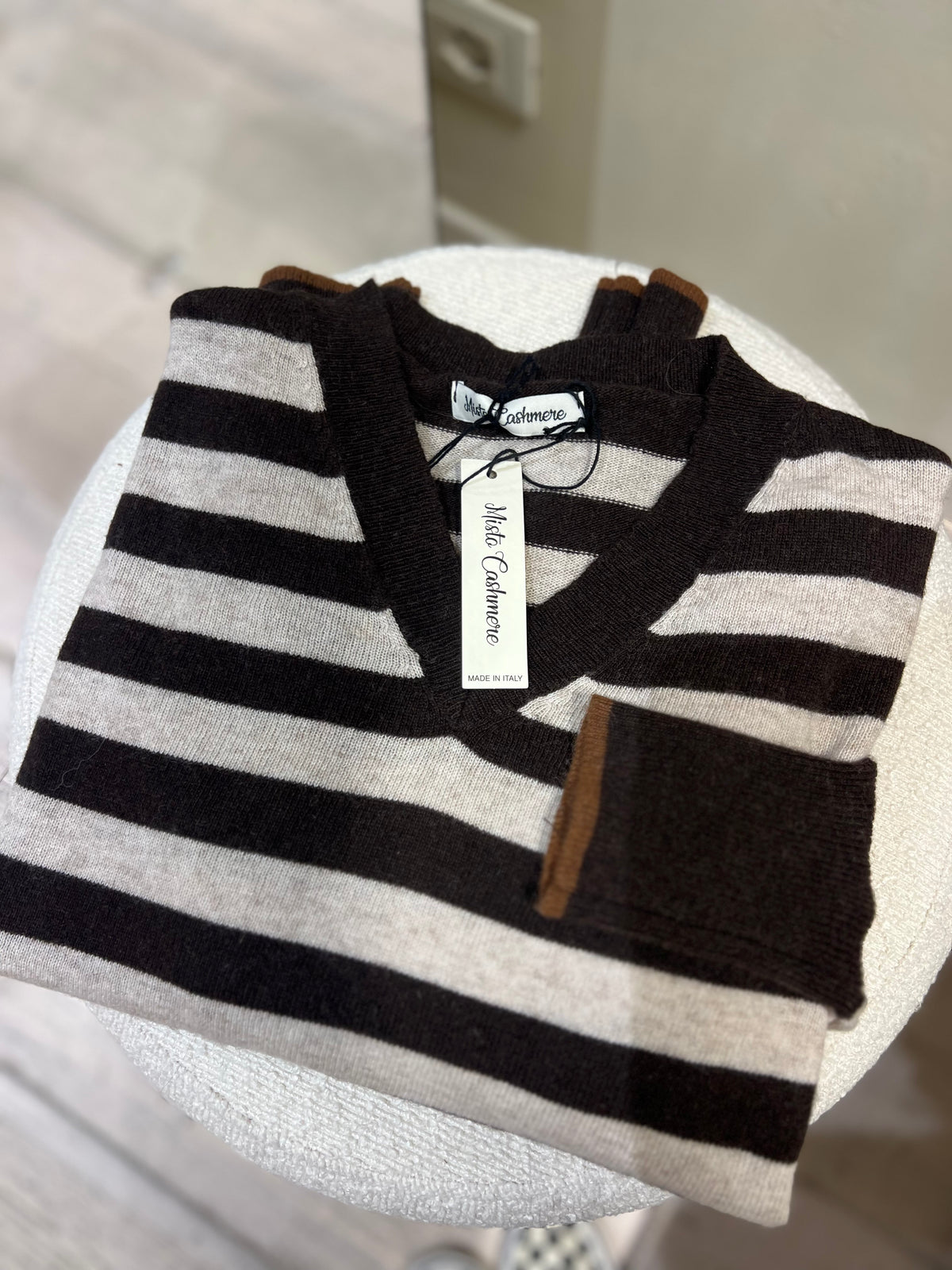Maglia scollo V cachemere marrone e beige