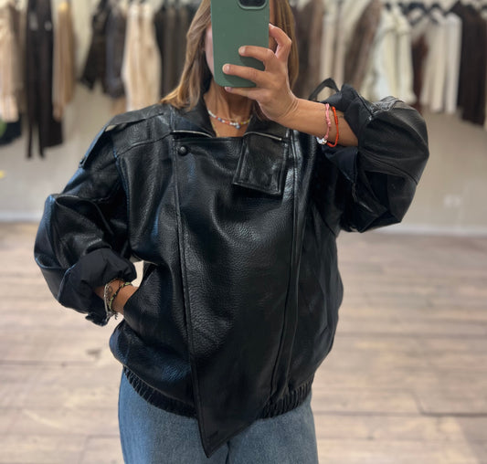 Bomber  collo alto nero effetto martellato