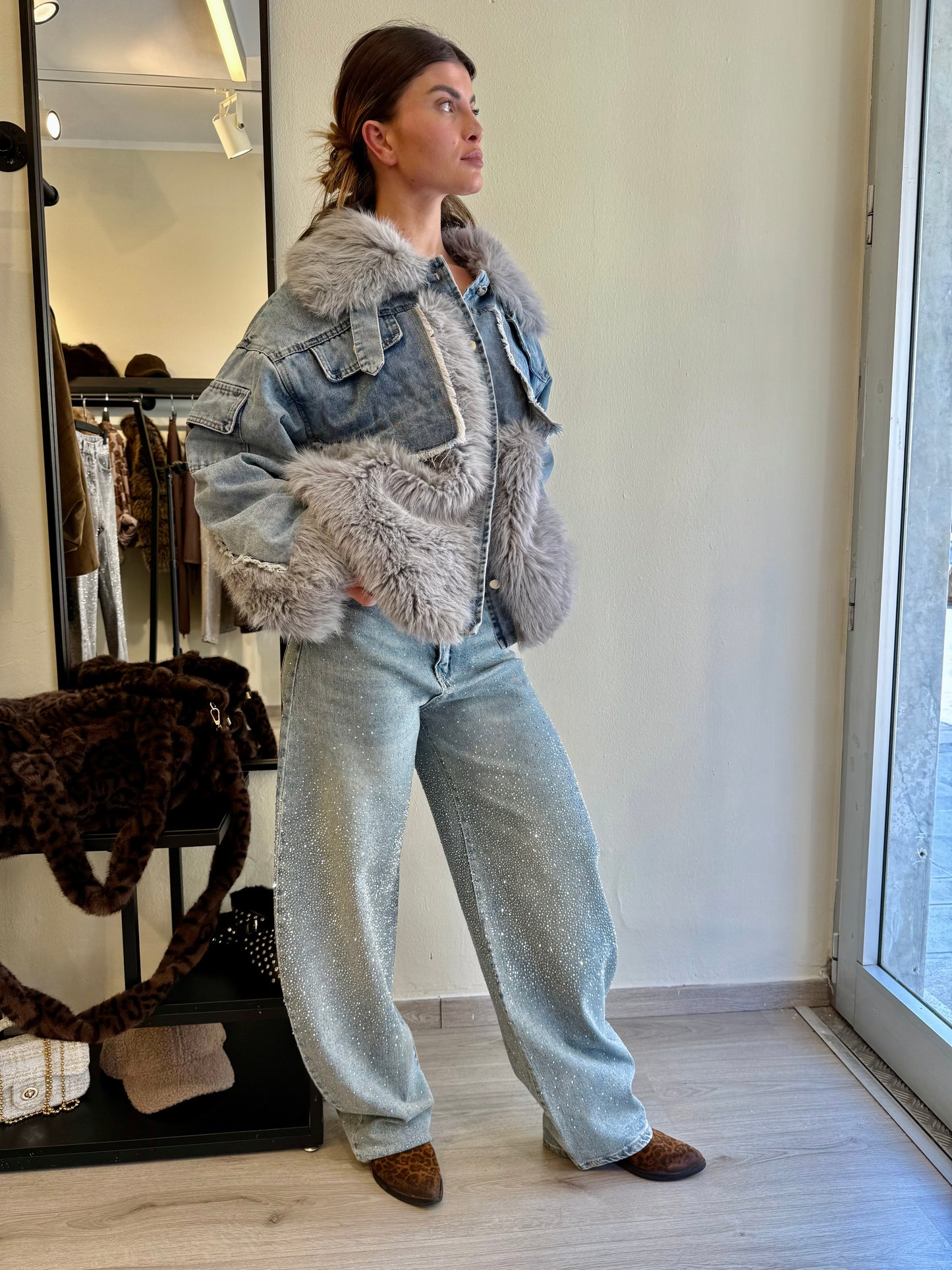 Giubbotto denim con inserti ecopelliccia