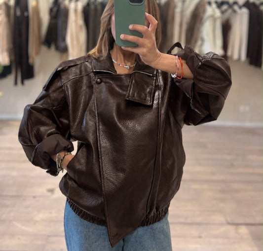 Giacca bomber marrone effetto martellato collo alto