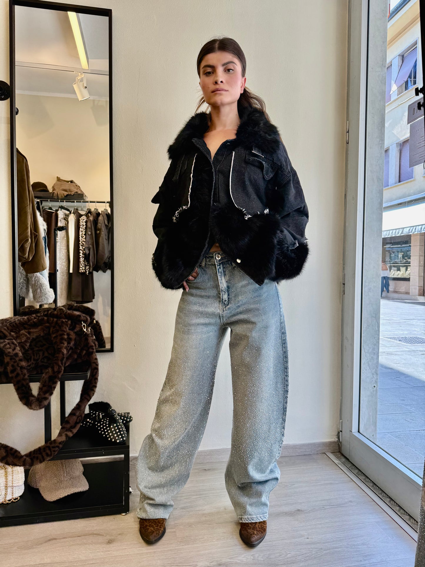 Giubbotto denim con inserti ecopelliccia