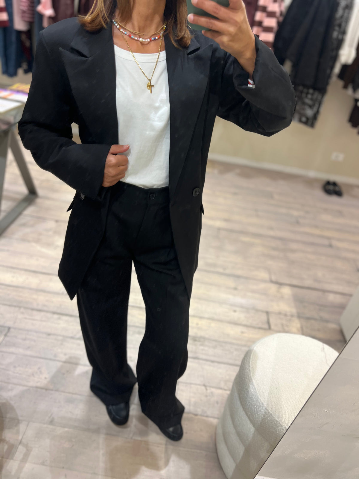 Completo giacca e pantalone nero con cintura