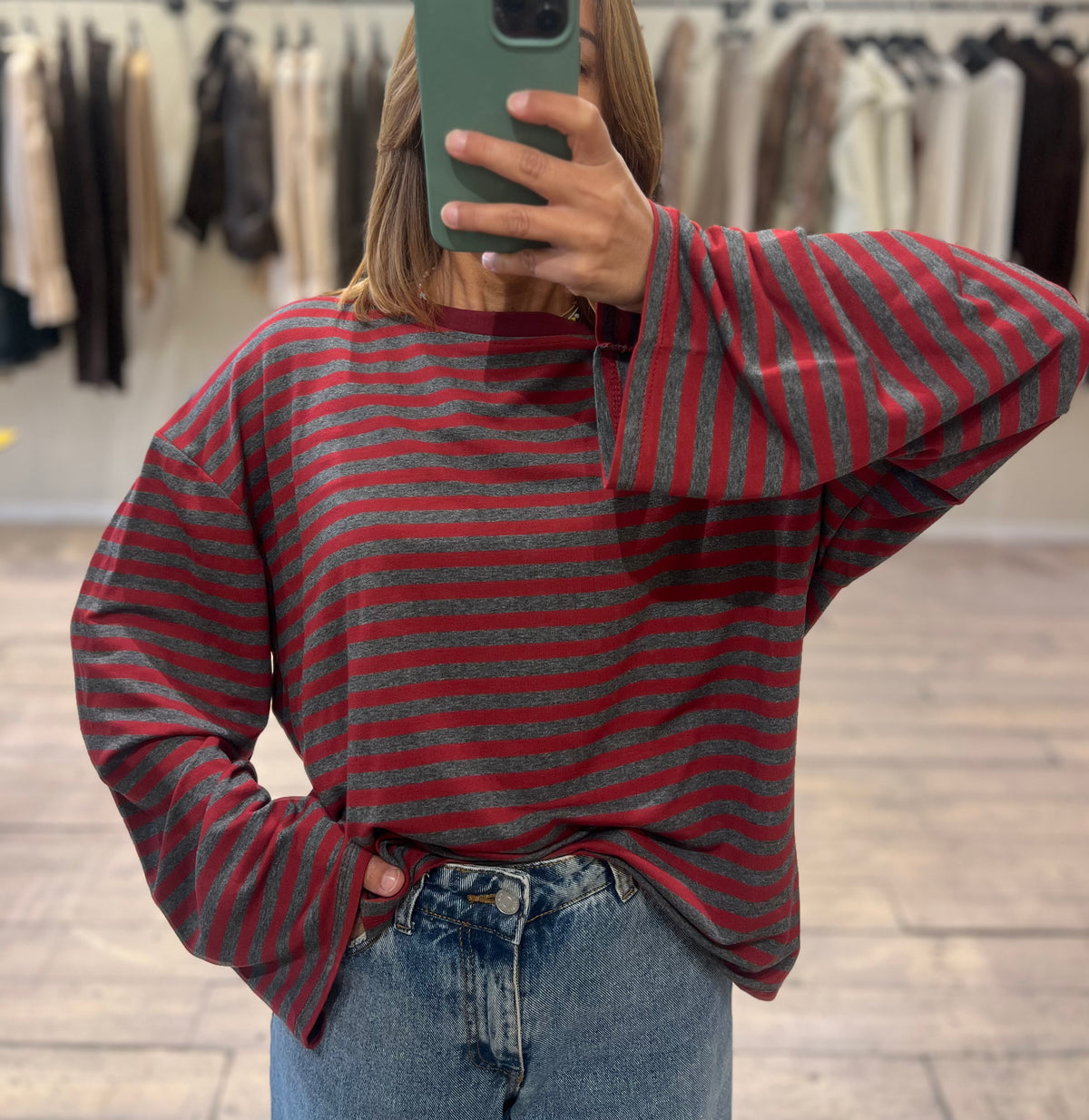 T shirt rigata grigia e bordeaux