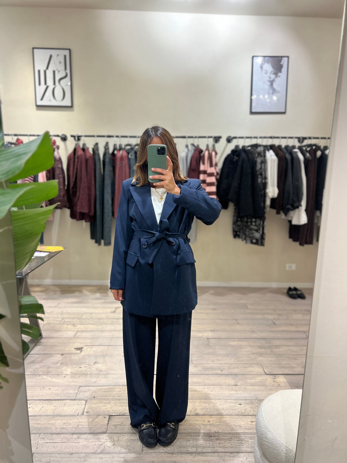 Completo giacca e pantalone blu cintura in vita